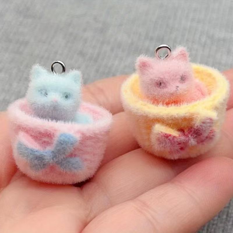 Resin Art Box - 4個入り3Dぬいぐるみ樹脂製猫ペンダント、DIYジュエリー製作イヤリング、キーホルダー、アクセサリー