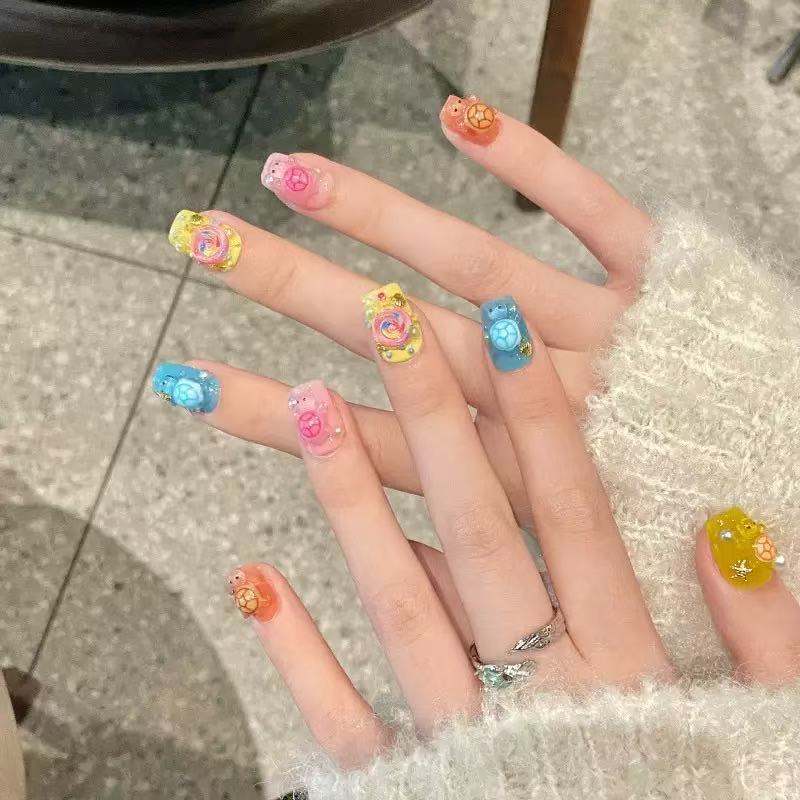 Resin Art Craft - 100個のミニカラフルタートルレジンチャーム、フラットバックカボション、かわいいDIYスマホケースサイドデコレーション、ネイルアート、手作りクラフトアクセサリー