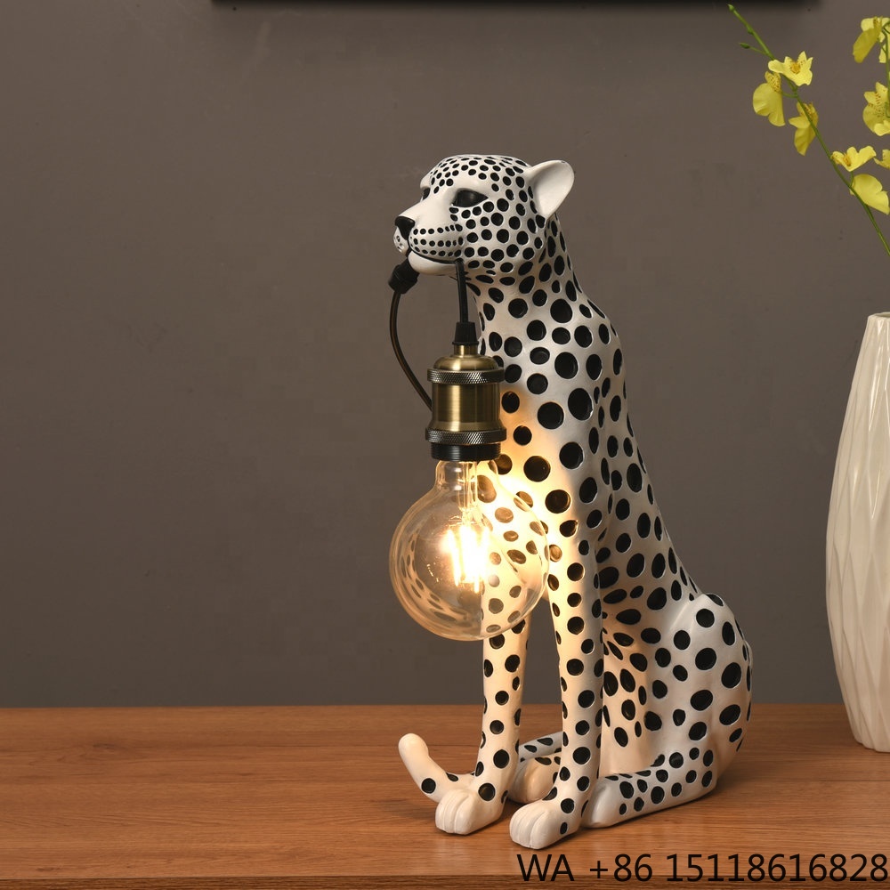 Resin Art Lamp - モダンアートアニマル レオパード レジン彫刻 高級ホームデコレーション チーター像 テーブルランプ
