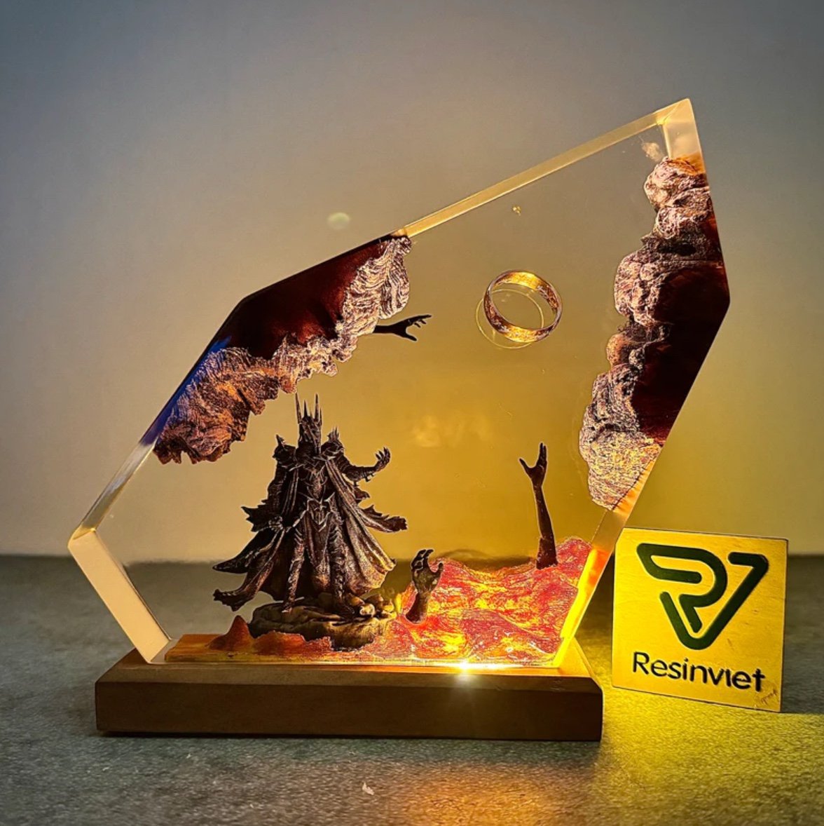 2026年新作 悪魔の王国 生物型樹脂製テーブルライト クリ - Resin Art Lamp のレビューと価格