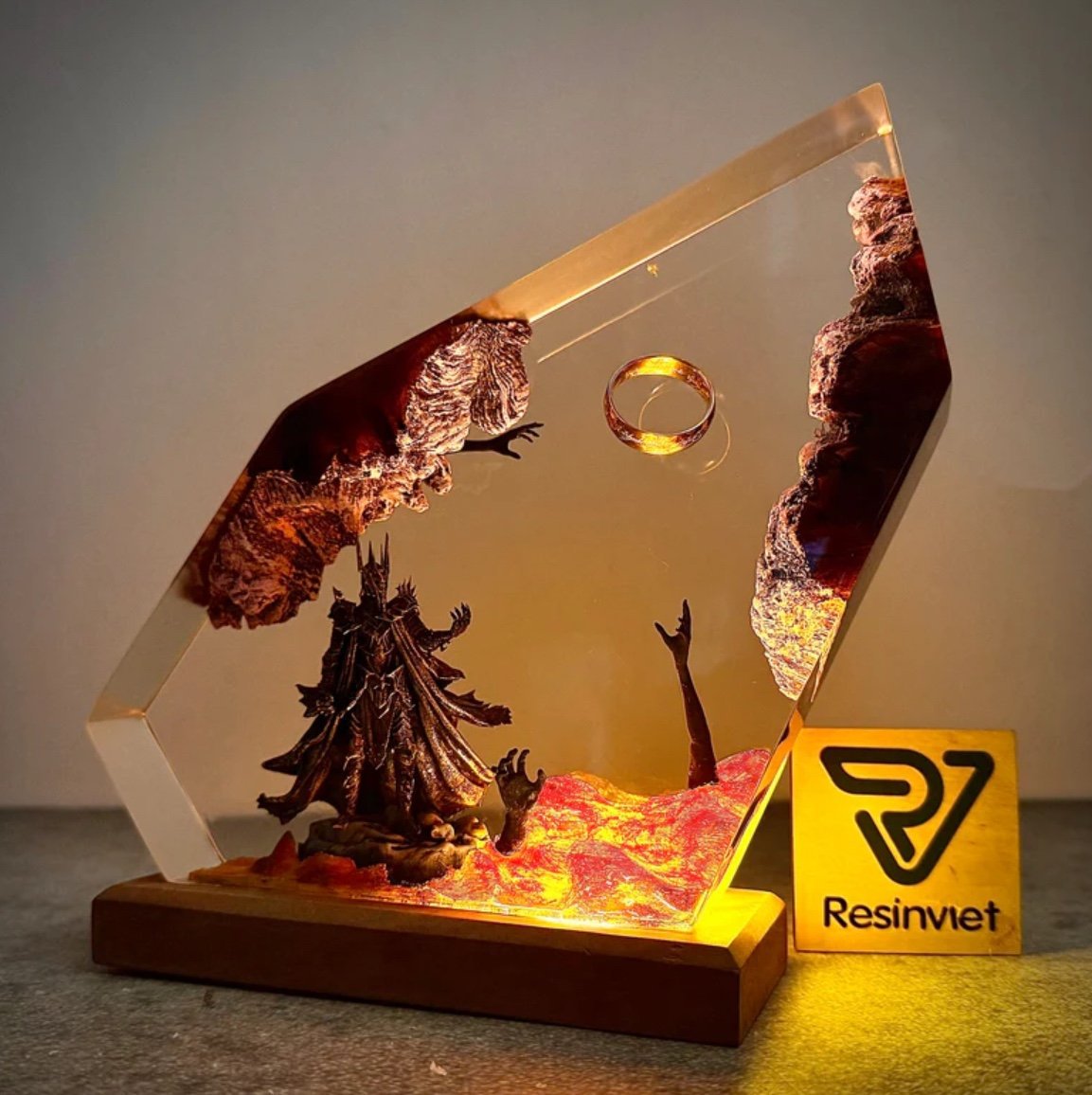 2026年新作 悪魔の王国 生物型樹脂製テーブルライト クリ - Resin Art Lamp のレビューと価格